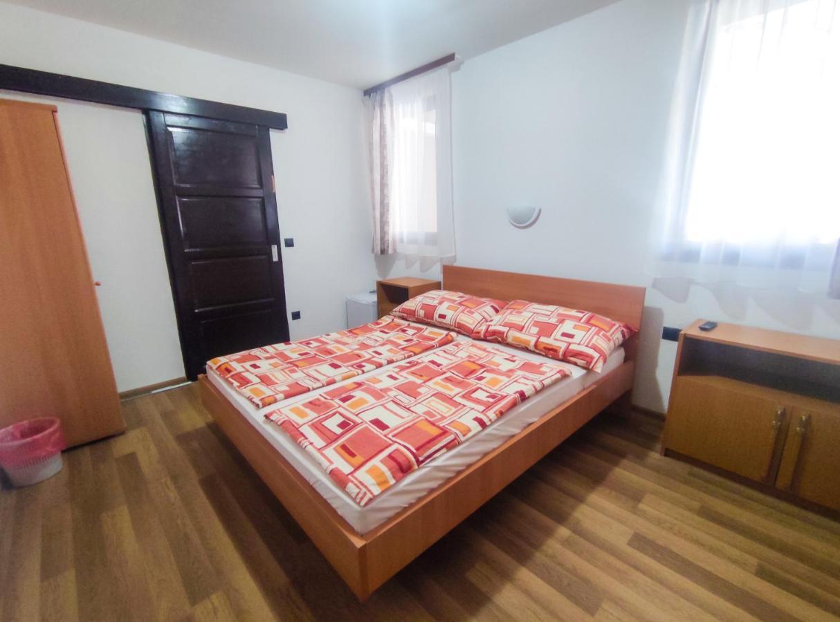 Hotel Viktoria Panzio Zamárdi Exteriér fotografie