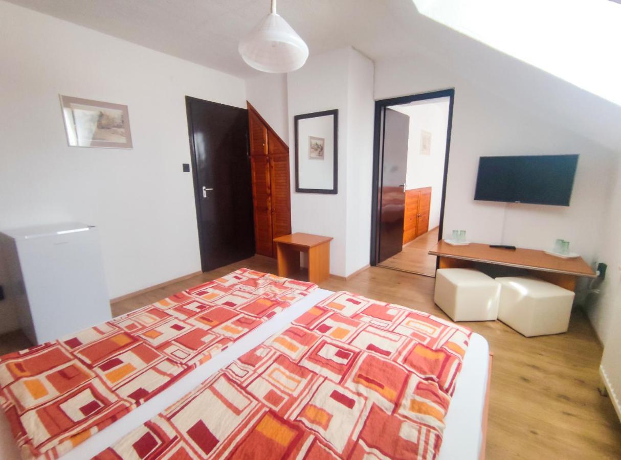 Hotel Viktoria Panzio Zamárdi Exteriér fotografie