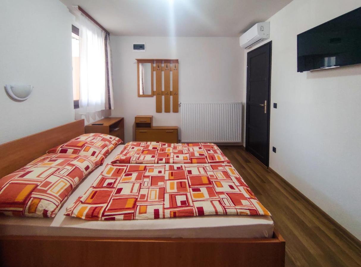 Hotel Viktoria Panzio Zamárdi Exteriér fotografie