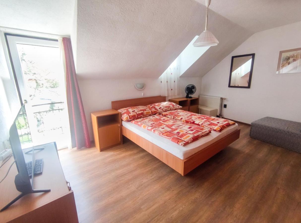 Hotel Viktoria Panzio Zamárdi Exteriér fotografie