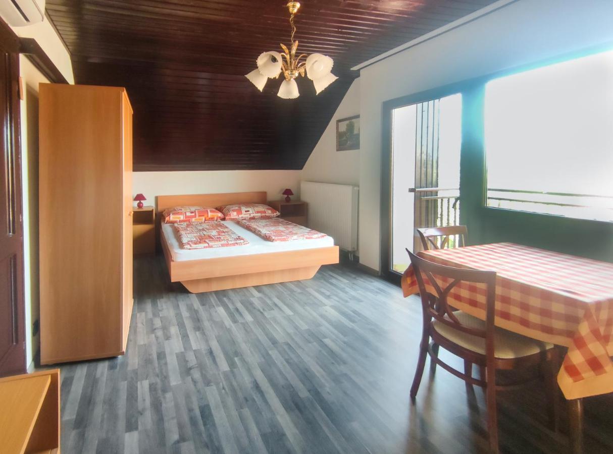 Hotel Viktoria Panzio Zamárdi Exteriér fotografie