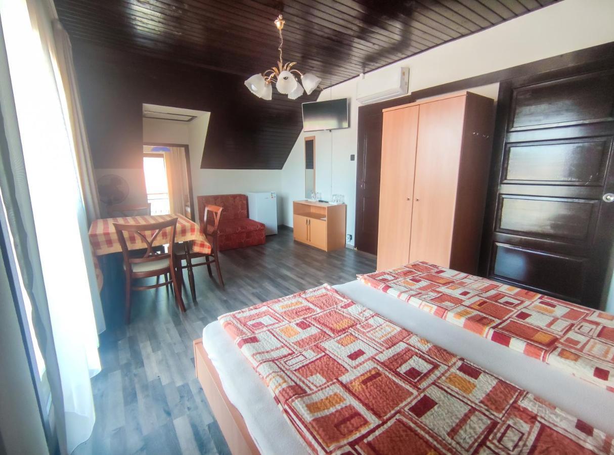 Hotel Viktoria Panzio Zamárdi Exteriér fotografie