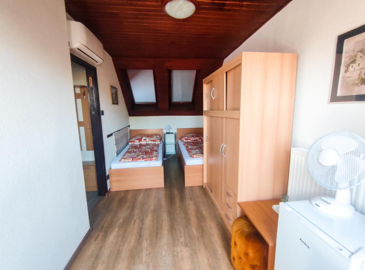 Hotel Viktoria Panzio Zamárdi Exteriér fotografie