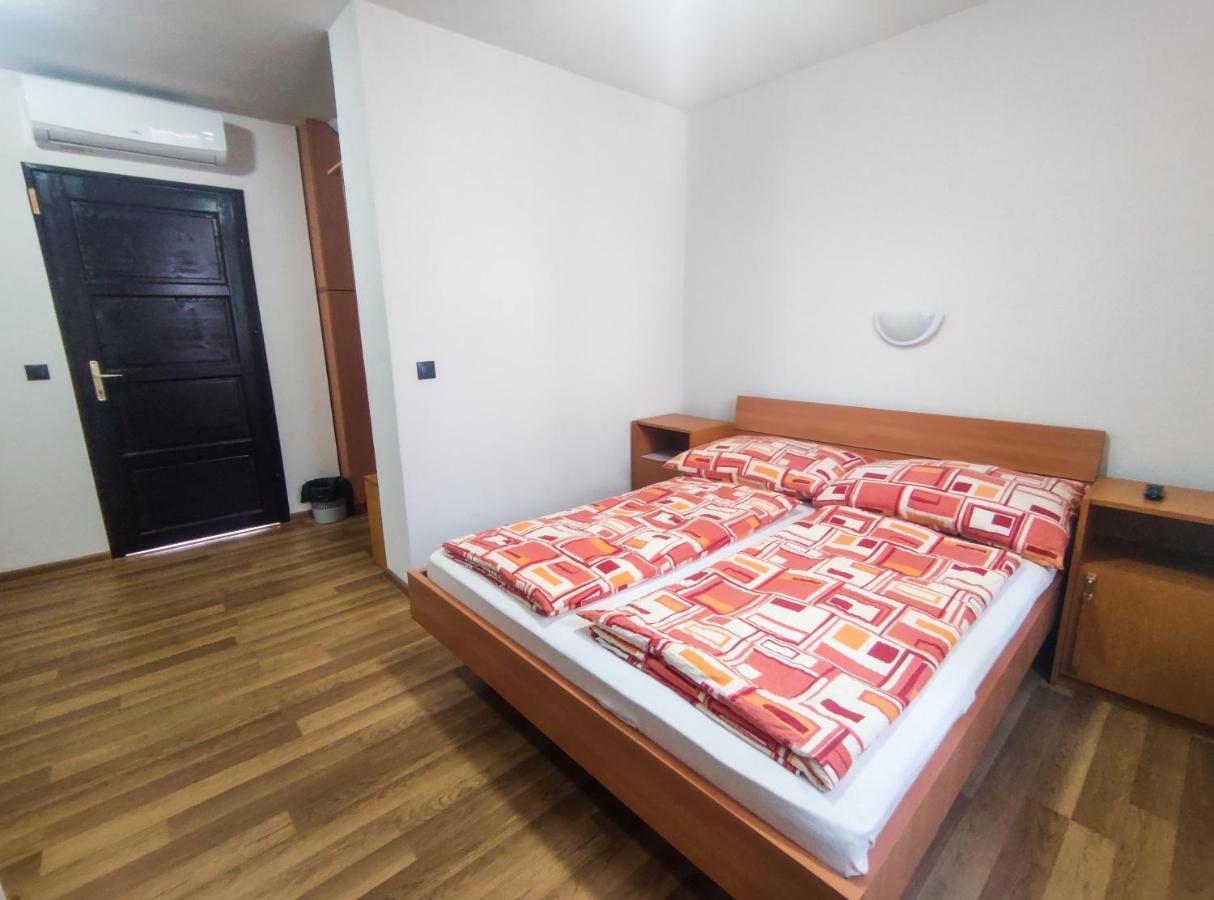 Hotel Viktoria Panzio Zamárdi Exteriér fotografie
