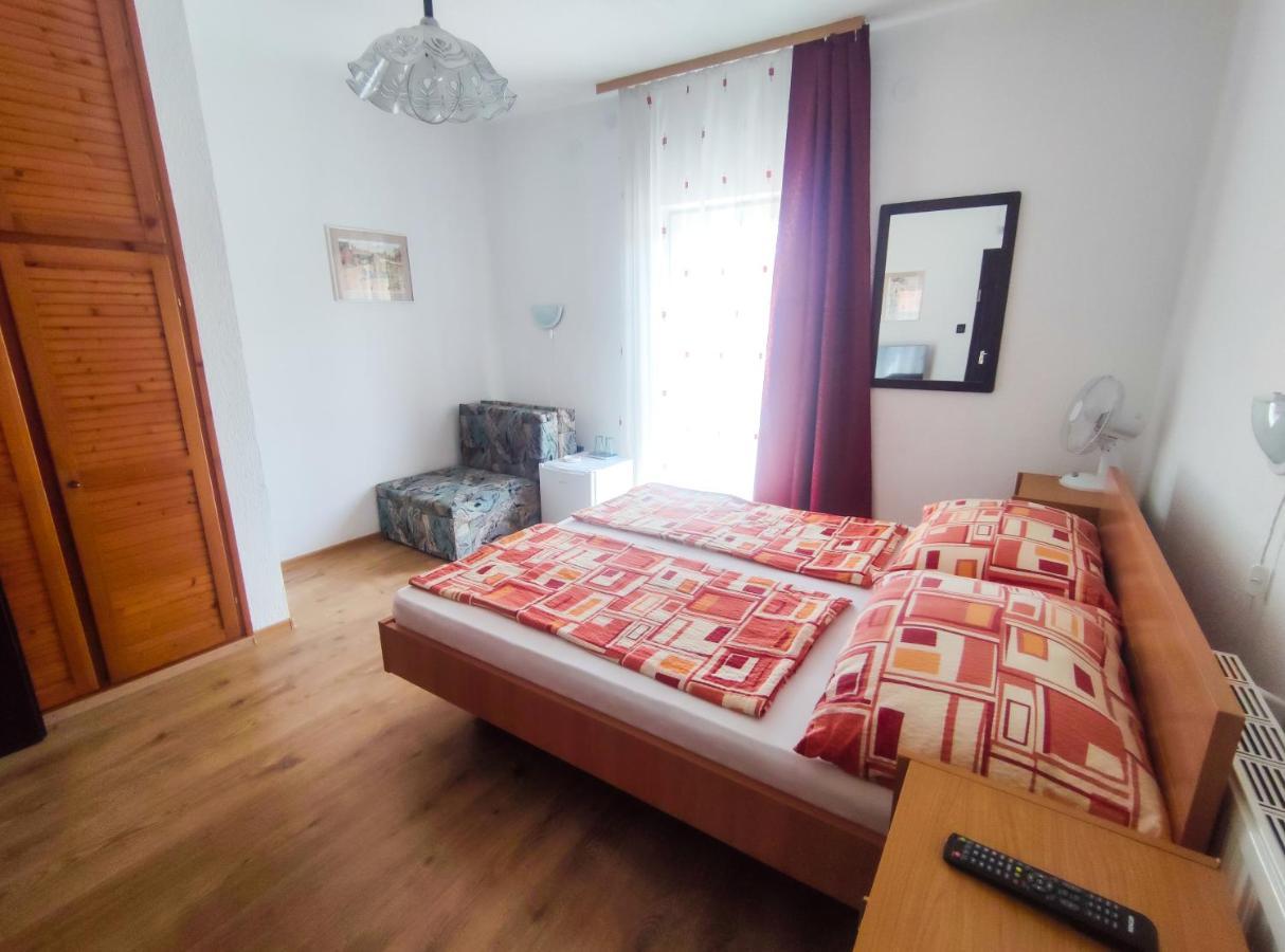 Hotel Viktoria Panzio Zamárdi Exteriér fotografie