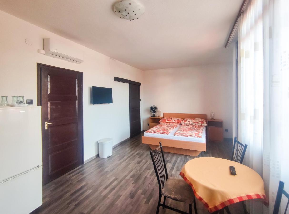 Hotel Viktoria Panzio Zamárdi Exteriér fotografie