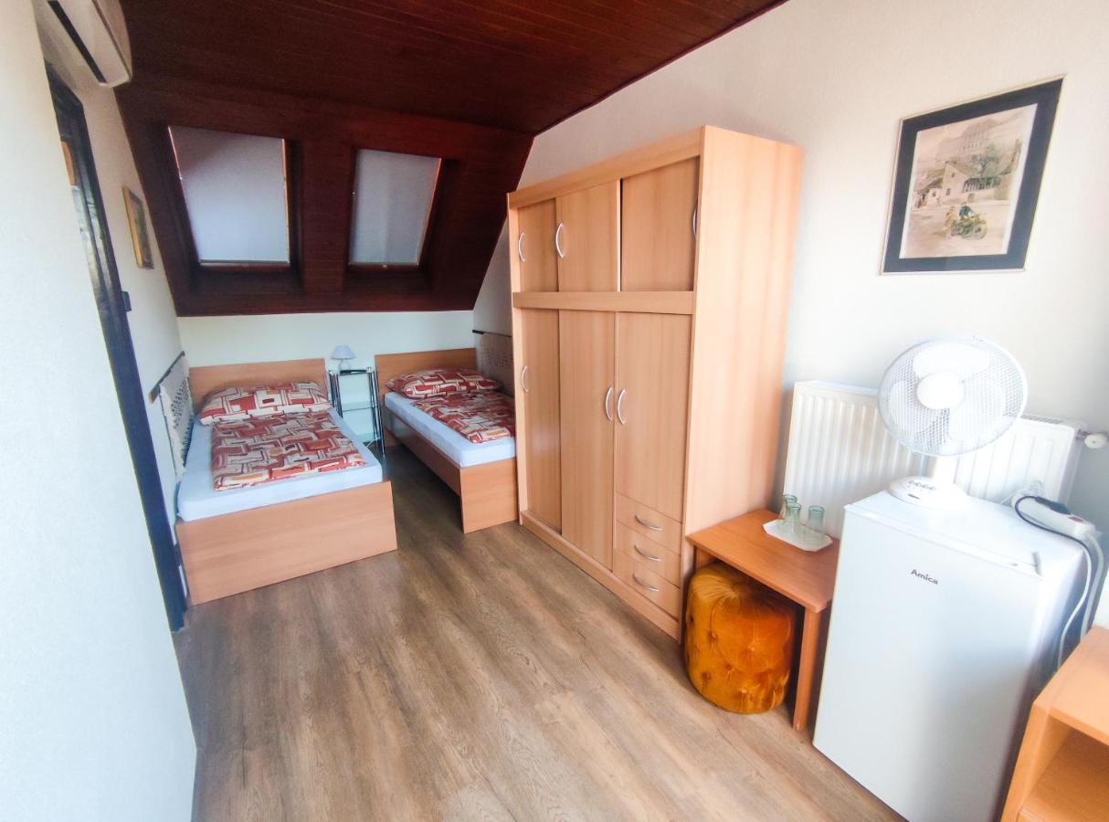 Hotel Viktoria Panzio Zamárdi Exteriér fotografie