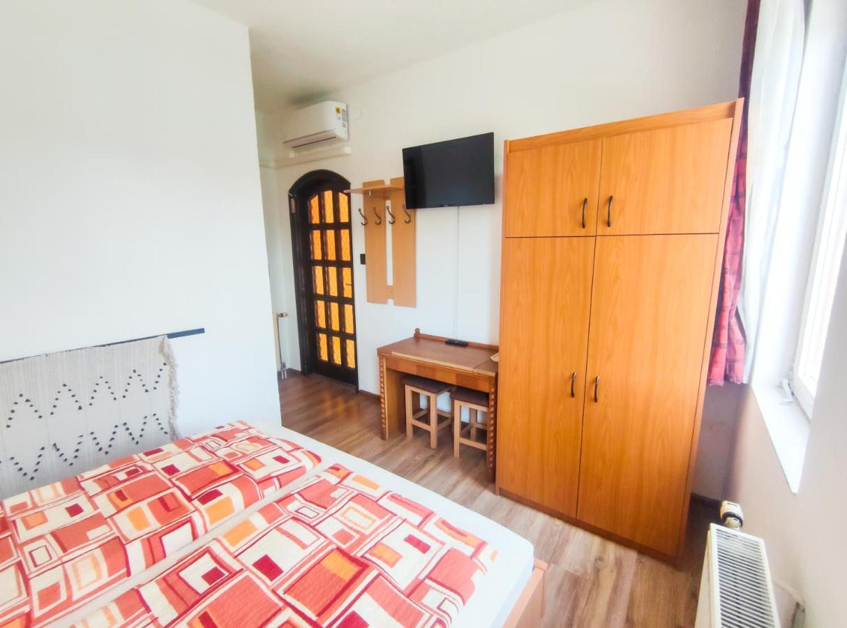 Hotel Viktoria Panzio Zamárdi Exteriér fotografie